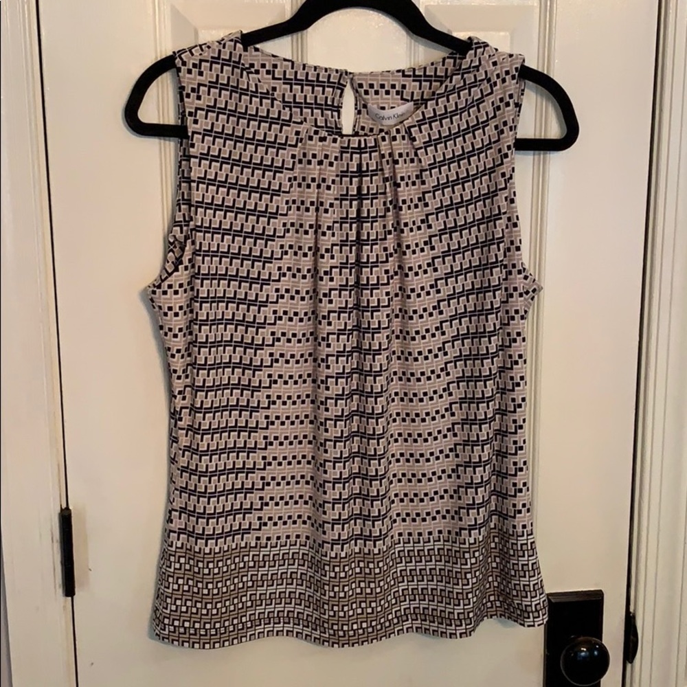 NEW—-CALVIN KLEIN top -Size L